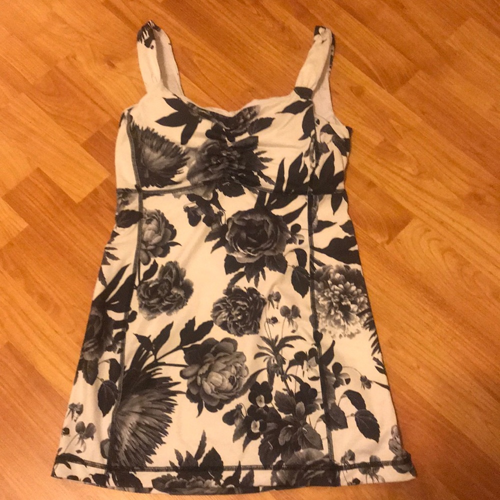LULULEMON YOGA TANK